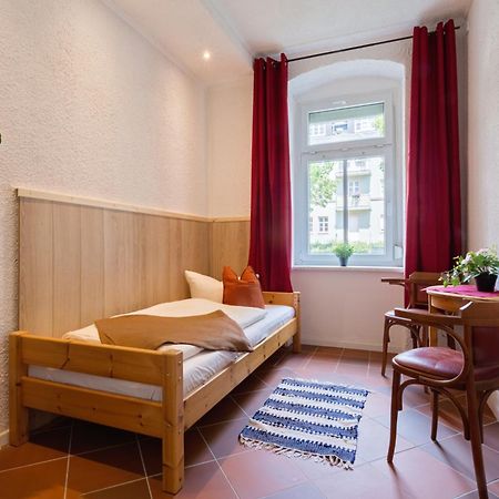 Gaestezimmer I Einzelzimmer Mit Gemeinschaftsbad Und Gemeinschaftskueche Chemnitz Kültér fotó